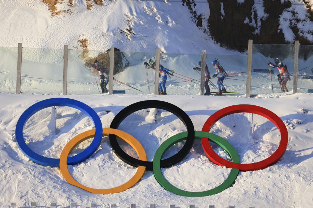 05.02.2022, Beijing, China (CHN): Marte Olsbu Roeiseland (NOR), Dzinara Alimbekava (BLR), Anais Chevalier-Bouchet (FRA), Hanna Oeberg (SWE), Uliana Nigmatullina (ROC), Vanessa Voigt (GER), Lisa Vittozzi (ITA), Suvi Minkkinen (FIN), Jessica Jislova (CZE), Valentina Semerenko (UKR), Julia Schwaiger (AUT), Fanqi Meng (CHN), Regina Oja (EST), Amy Baserga (SUI), Ivona Fialkova (SVK), Polona Klemencic (SLO), Milena Todorova (BUL), Sarah Beaudry (CAN), Susan Dunklee (USA), Fuyuko Tachizaki (JPN), (l-r) - XXIV.